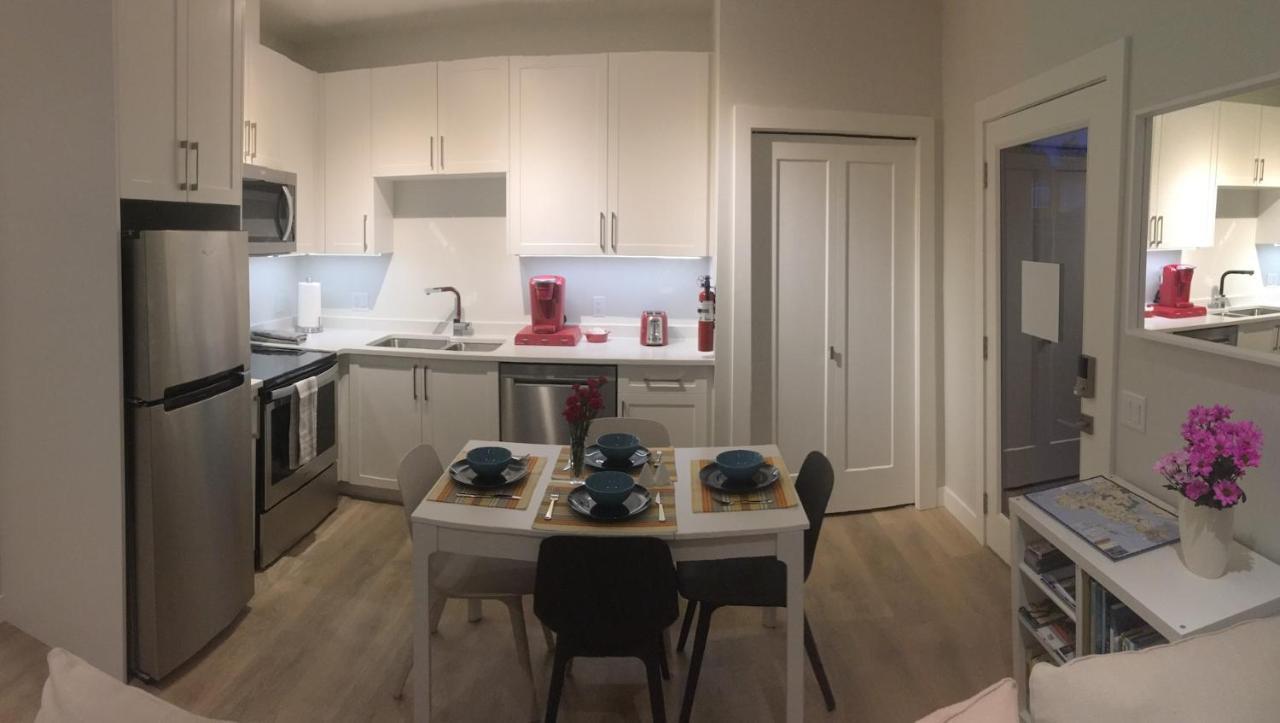 Mollys Cottage-The Suite On Vancouver Island Near Yyj Airport And The Wa And Bc Ferries North Saanich Eksteriør billede